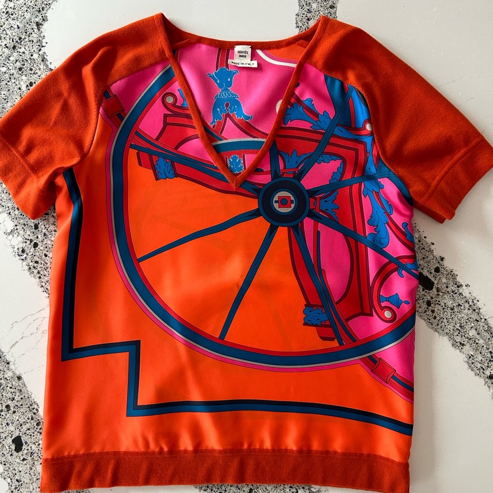 Like New  Authentic Hermés Worn once short sleeve blouse